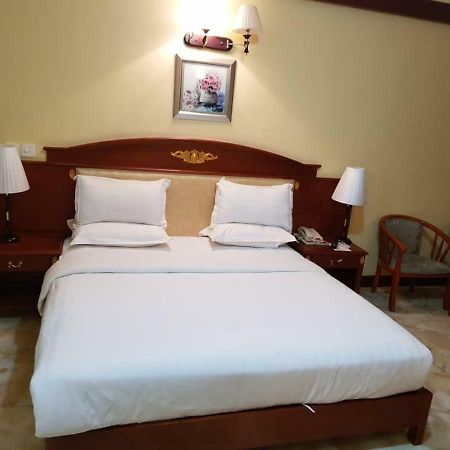 Rising Sun Hotel Dar es Salaam Buitenkant foto