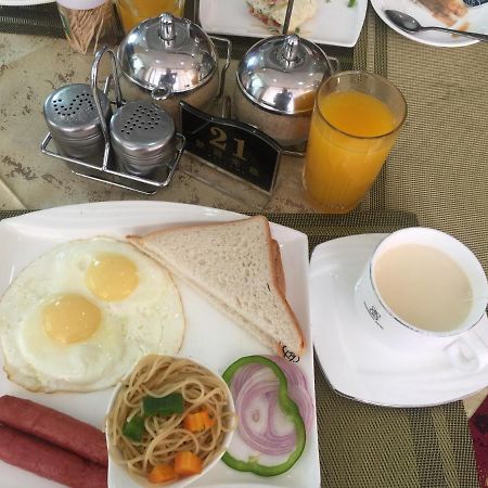 Rising Sun Hotel Dar es Salaam Buitenkant foto