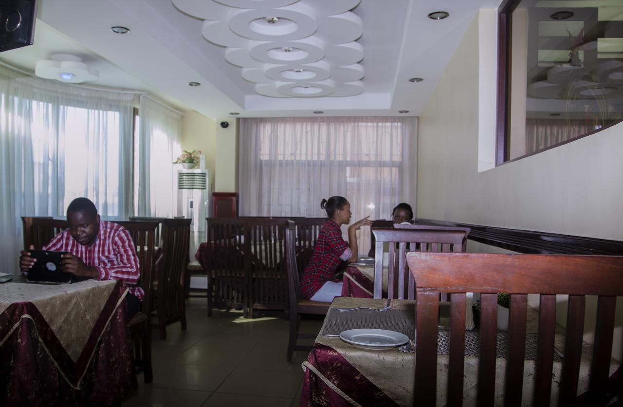 Rising Sun Hotel Dar es Salaam Buitenkant foto