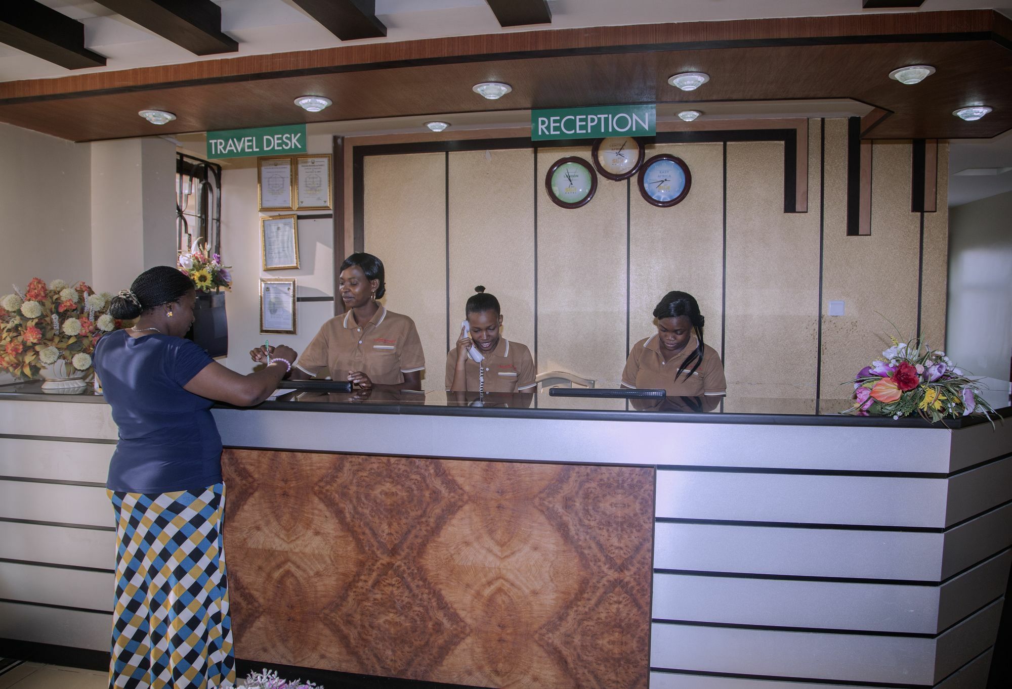 Rising Sun Hotel Dar es Salaam Buitenkant foto